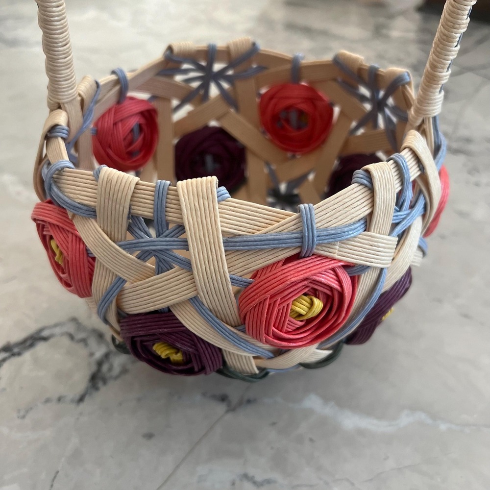 Adorable rose basket‎ for weddings, Easter or decor - Picture 3 of 5